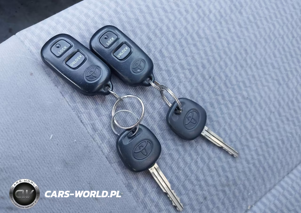 2005 Toyota Corolla Le VIN:1NXBR30E75Z384365 - 11