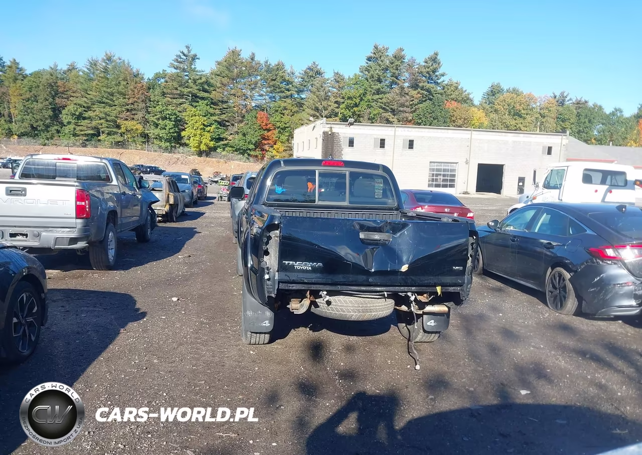 2014 Toyota Tacoma Base V6 VIN:3TMLU4EN1EM153259 - 17