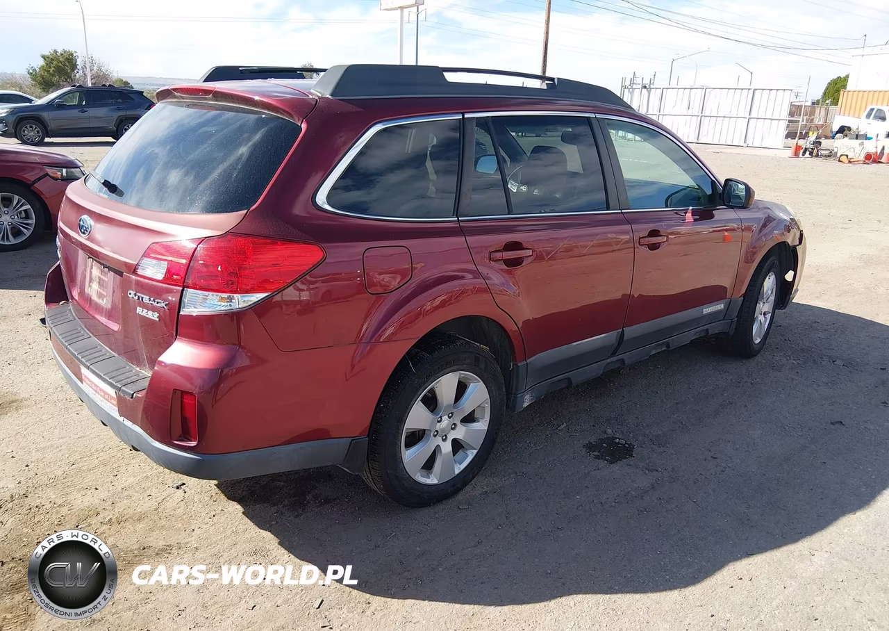 2011 Subaru Outback 2.5I Premium VIN:4S4BRBCC4B3379016 - 4