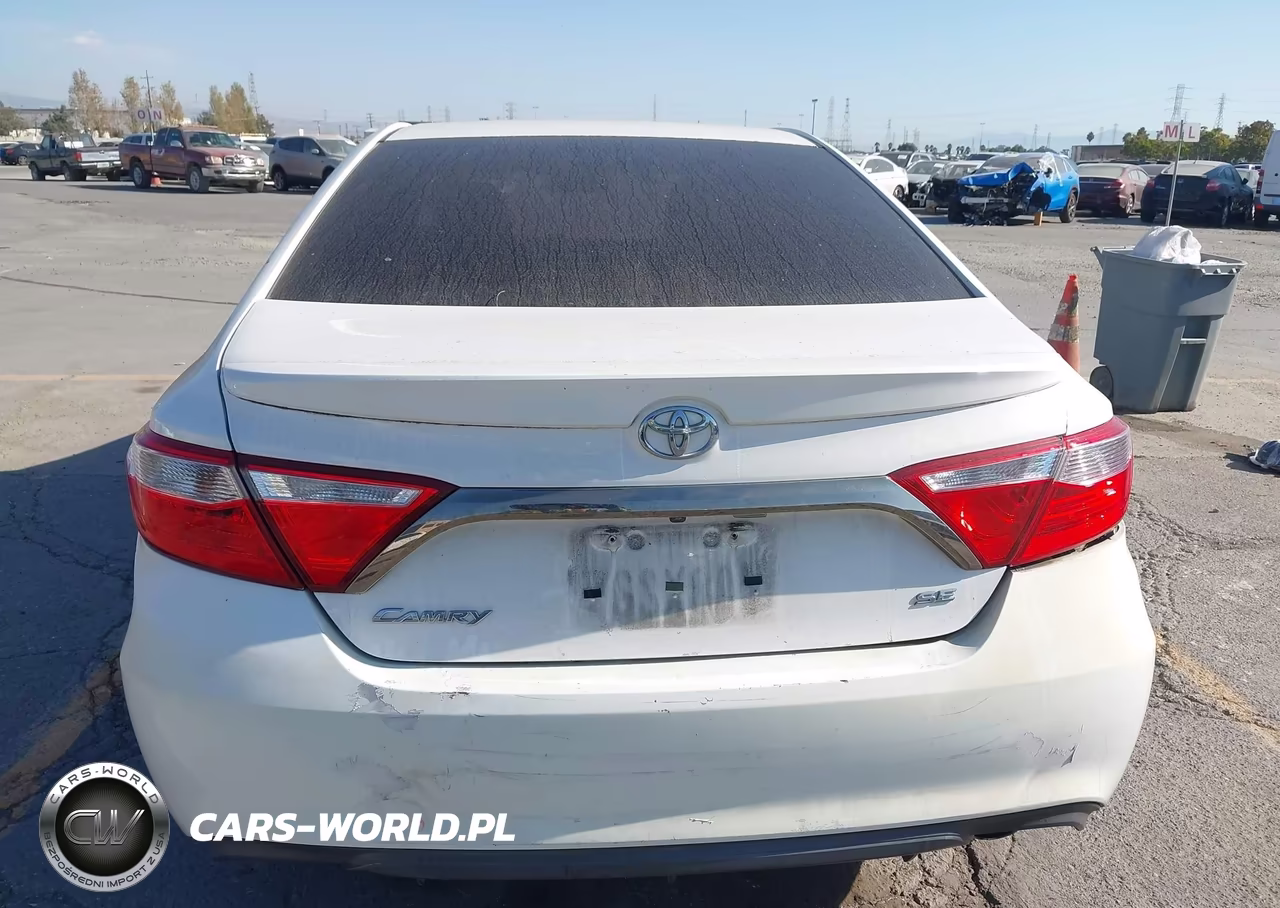 2015 Toyota Camry Se VIN:4T1BF1FK2FU490959 - 16
