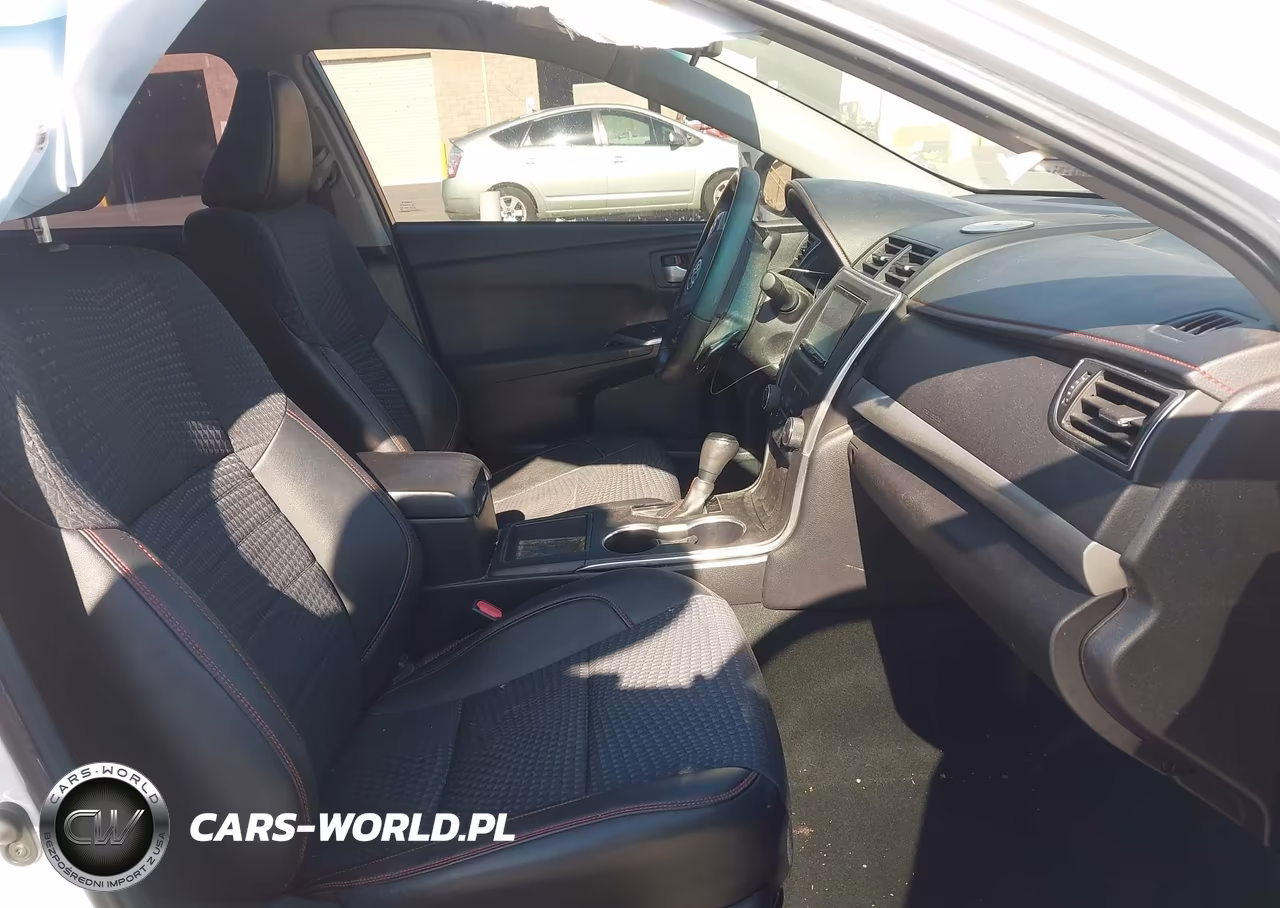 2015 Toyota Camry Se VIN:4T1BF1FK2FU490959 - 5