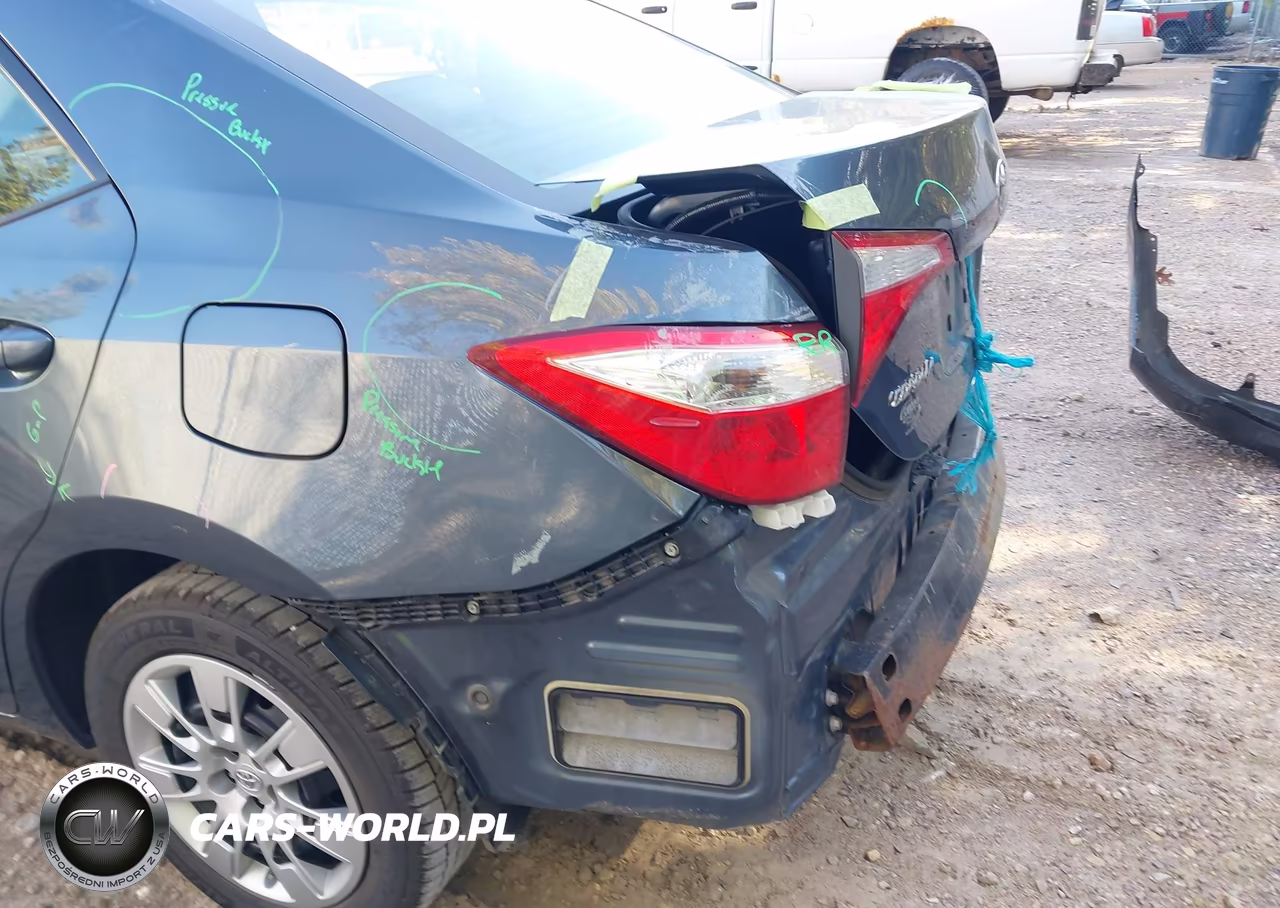 2016 Toyota Corolla Le VIN:2T1BURHE3GC586467 - 17