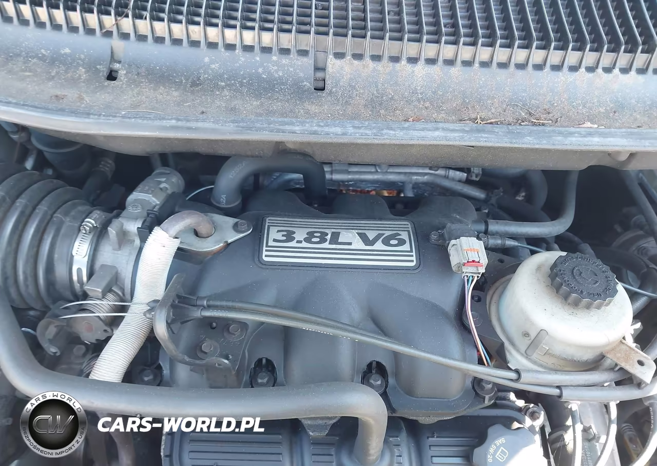 2005 Chrysler Town & Country Limited VIN:2C8GP64L55R456864 - 10