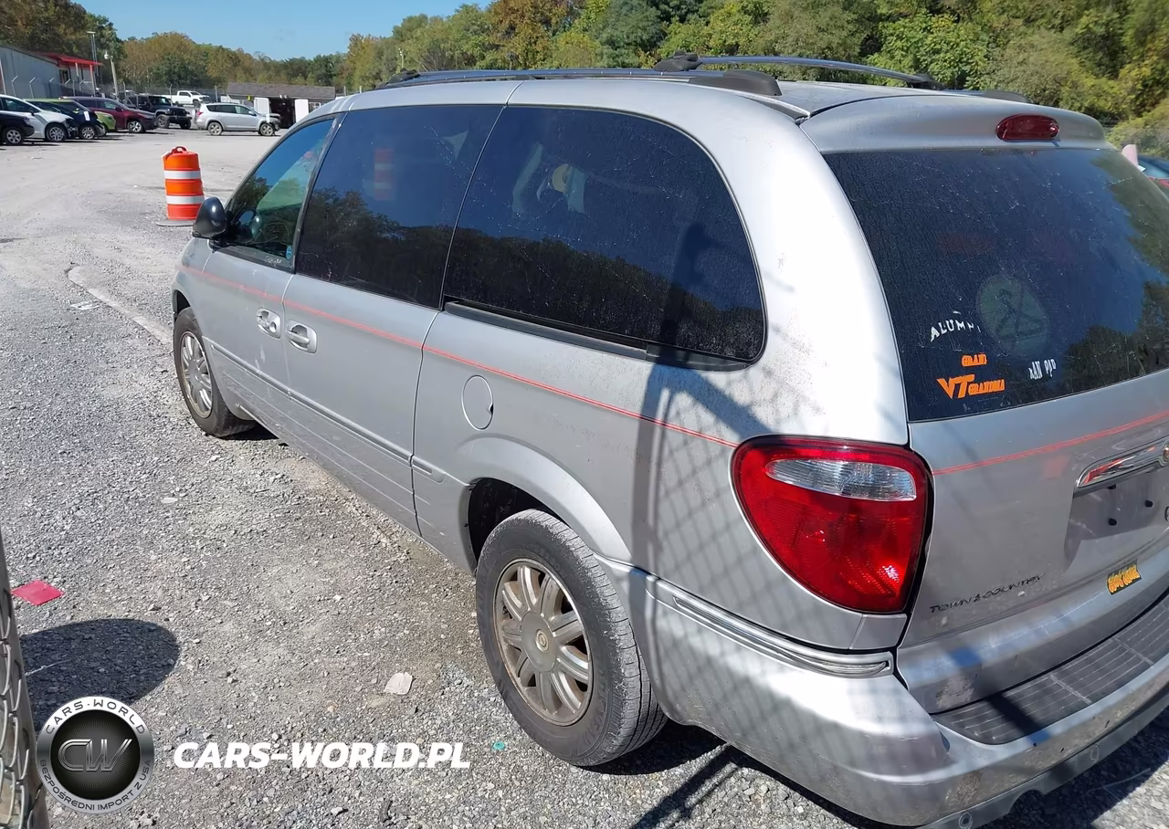 2005 Chrysler Town & Country Limited VIN:2C8GP64L55R456864 - 3