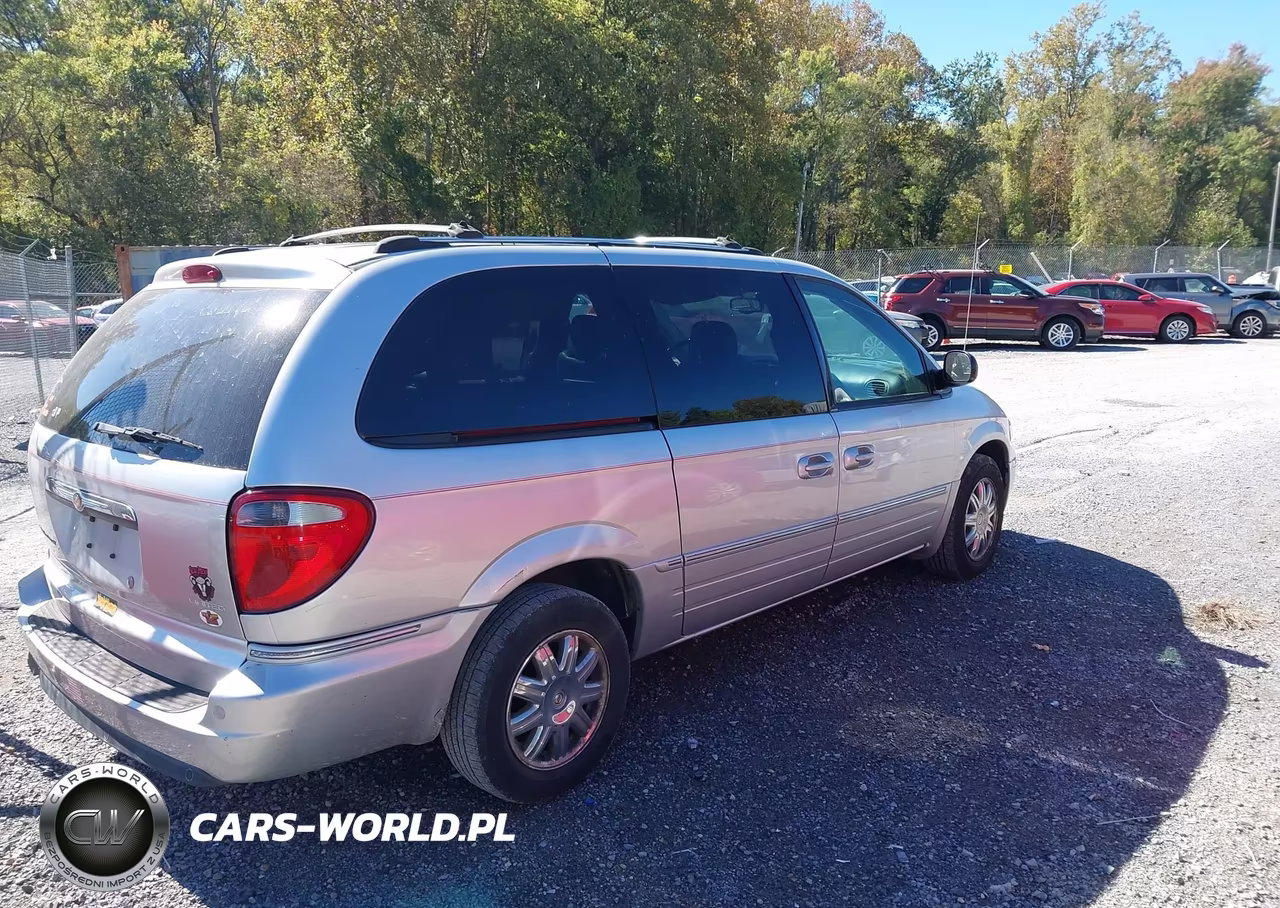 2005 Chrysler Town & Country Limited VIN:2C8GP64L55R456864 - 4