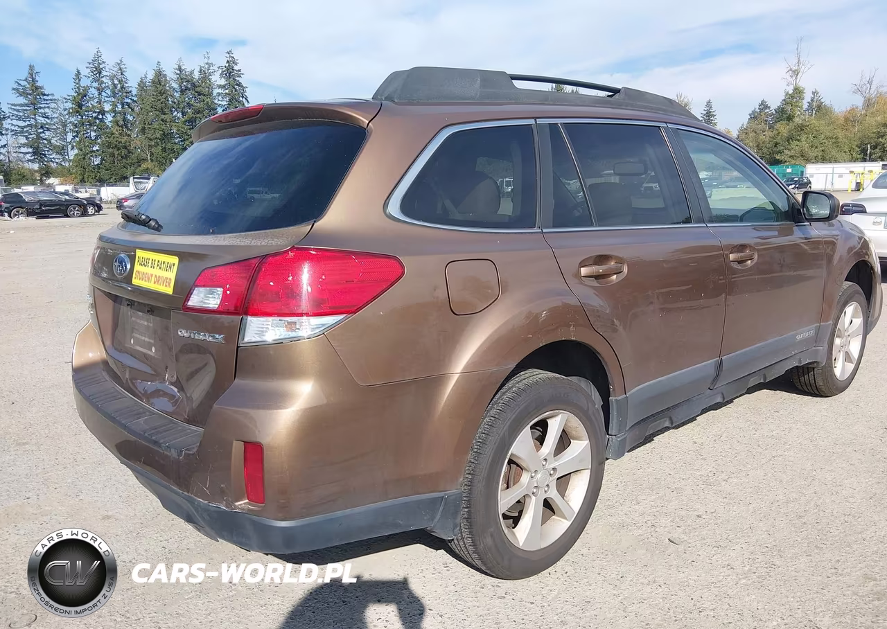 2013 Subaru Outback 2.5I Premium VIN:4S4BRCGC9D3217028 - 4