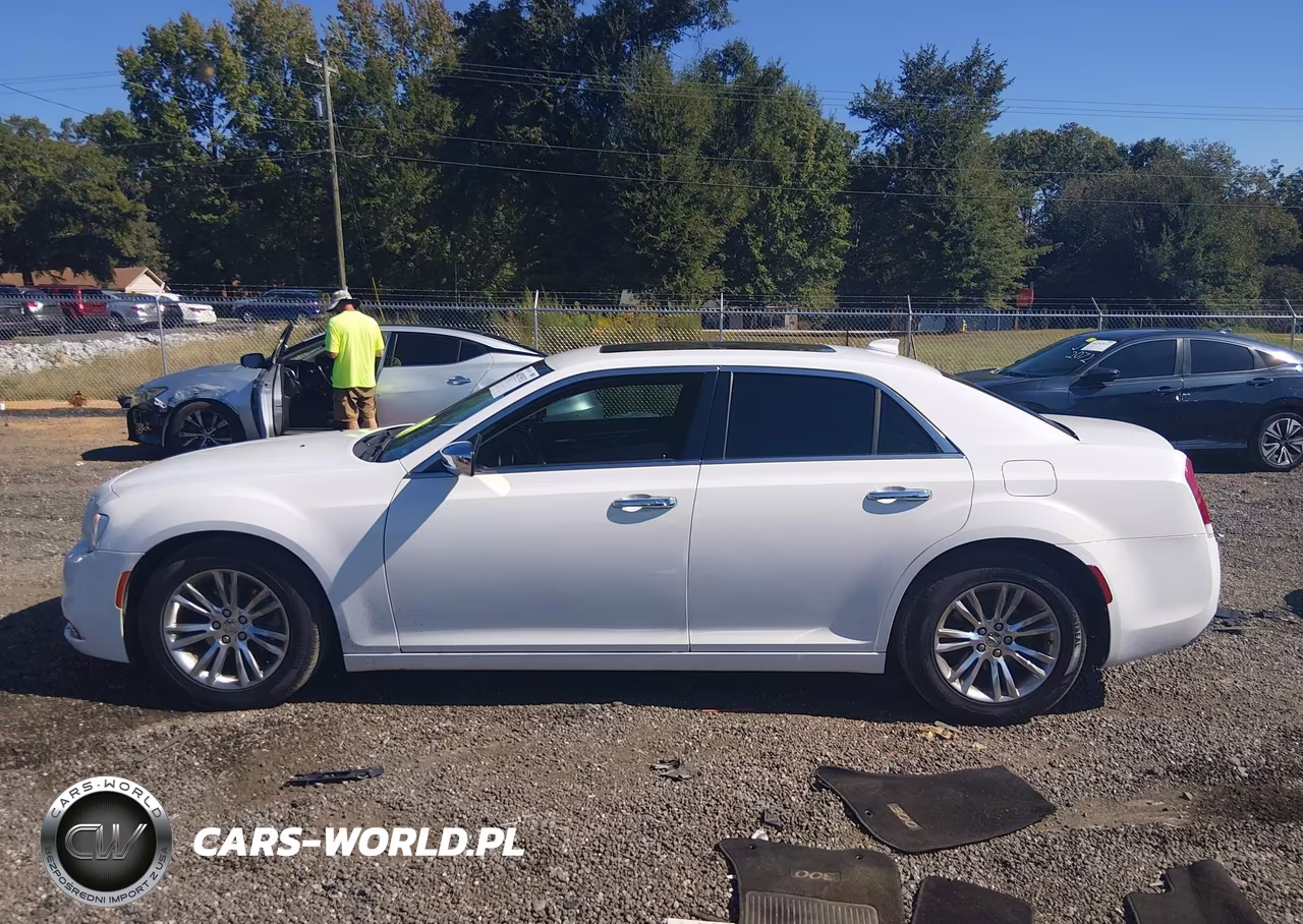 2015 Chrysler 300C VIN:2C3CCAEG0FH786066 - 14