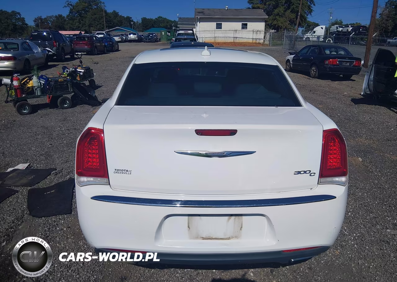 2015 Chrysler 300C VIN:2C3CCAEG0FH786066 - 16