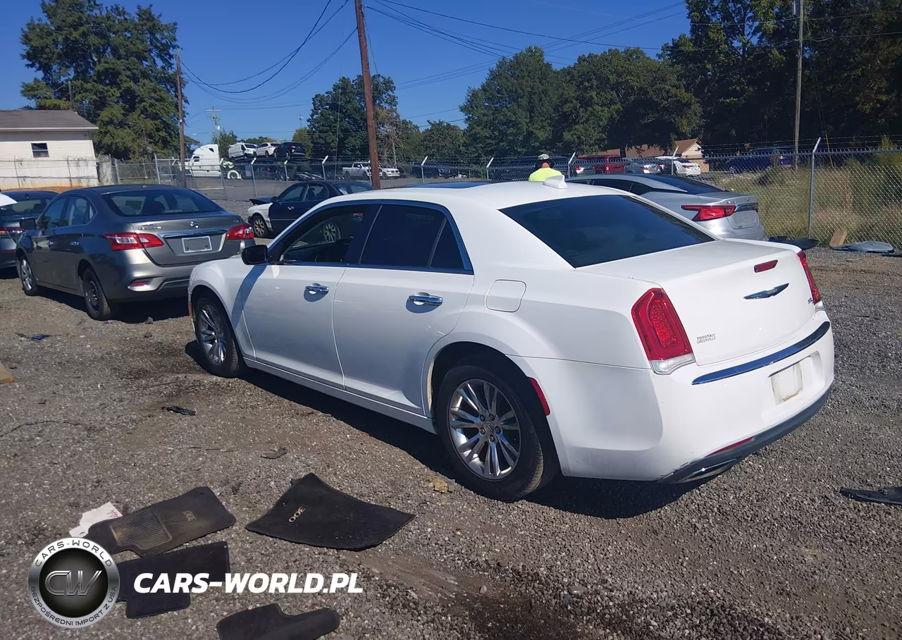 2015 Chrysler 300C VIN:2C3CCAEG0FH786066 - 3