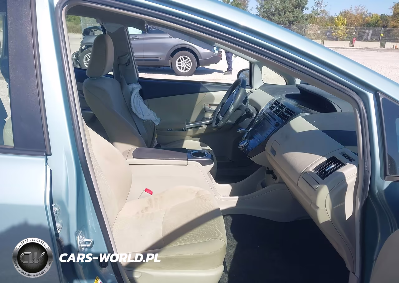2013 Toyota Prius V Three VIN:JTDZN3EU7D3230628 - 5