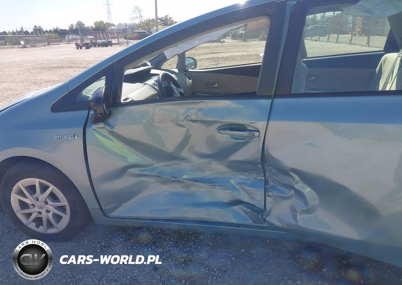 2013 Toyota Prius V Three VIN:JTDZN3EU7D3230628 - 6