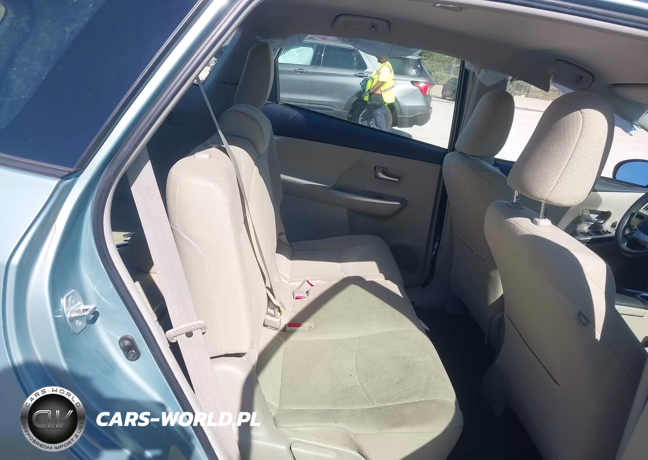2013 Toyota Prius V Three VIN:JTDZN3EU7D3230628 - 8
