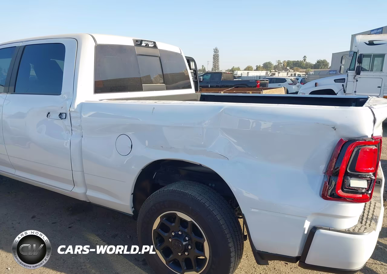 2025 Ram 2500 Laramie 4X4 6'4 Box VIN:3C63R5FL3SG536626 - 11
