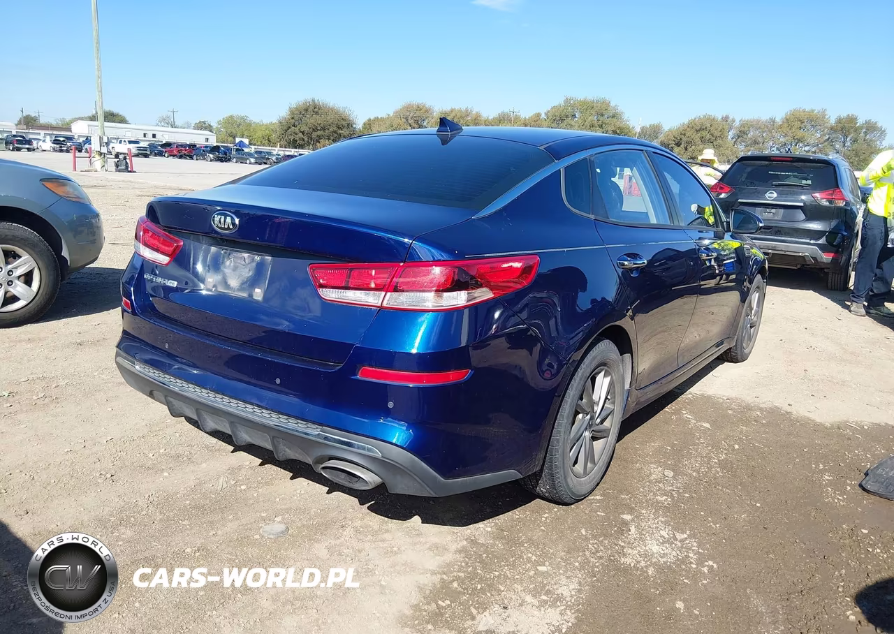 2020 Kia Optima Lx VIN:5XXGT4L35LG380412 - 4