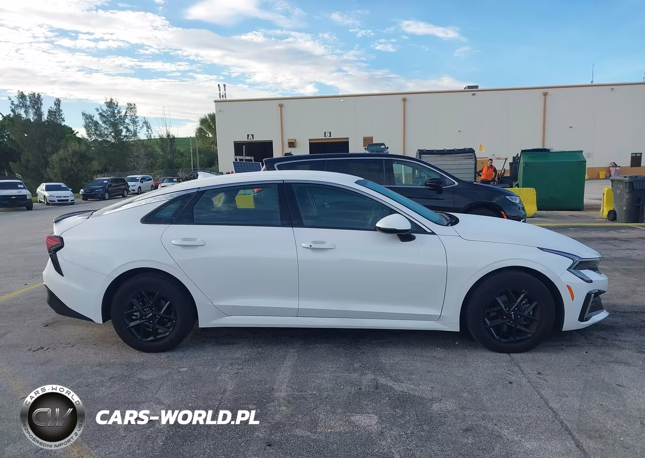 2026 Kia K5 Lxs Fwd VIN:KNAG24J73T5448040 - 13