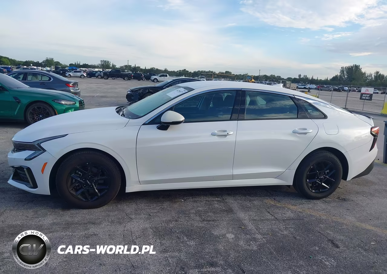 2026 Kia K5 Lxs Fwd VIN:KNAG24J73T5448040 - 14