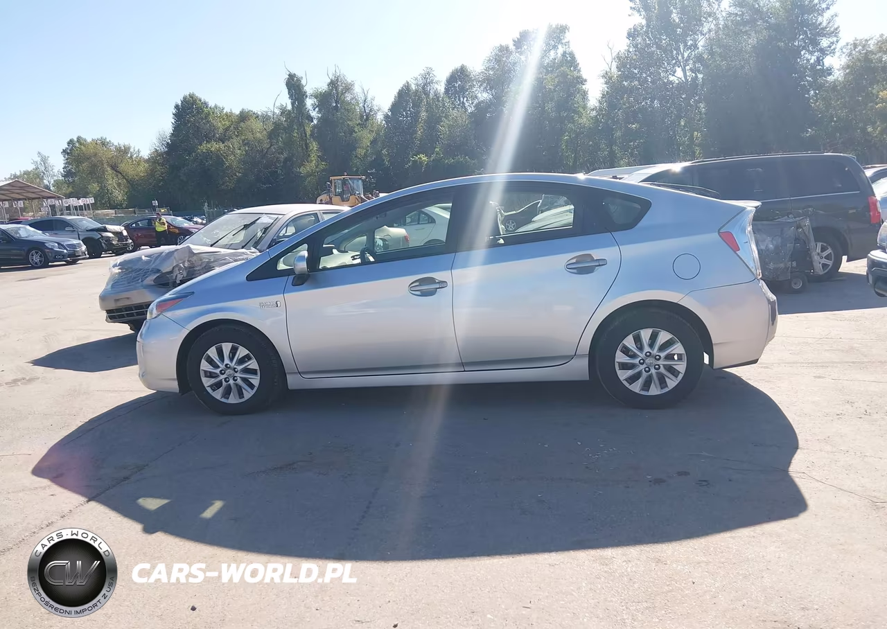 2013 Toyota Prius Plug-In VIN:JTDKN3DP3D3036241 - 14