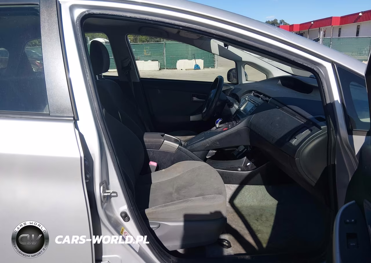 2013 Toyota Prius Plug-In VIN:JTDKN3DP3D3036241 - 5