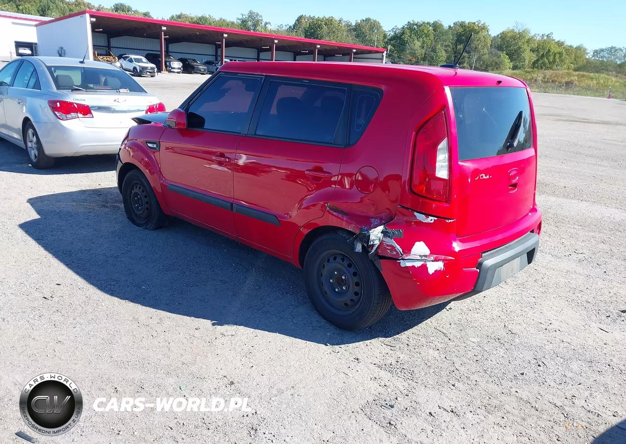 2013 Kia Soul VIN:KNDJT2A55D7576570 - 3