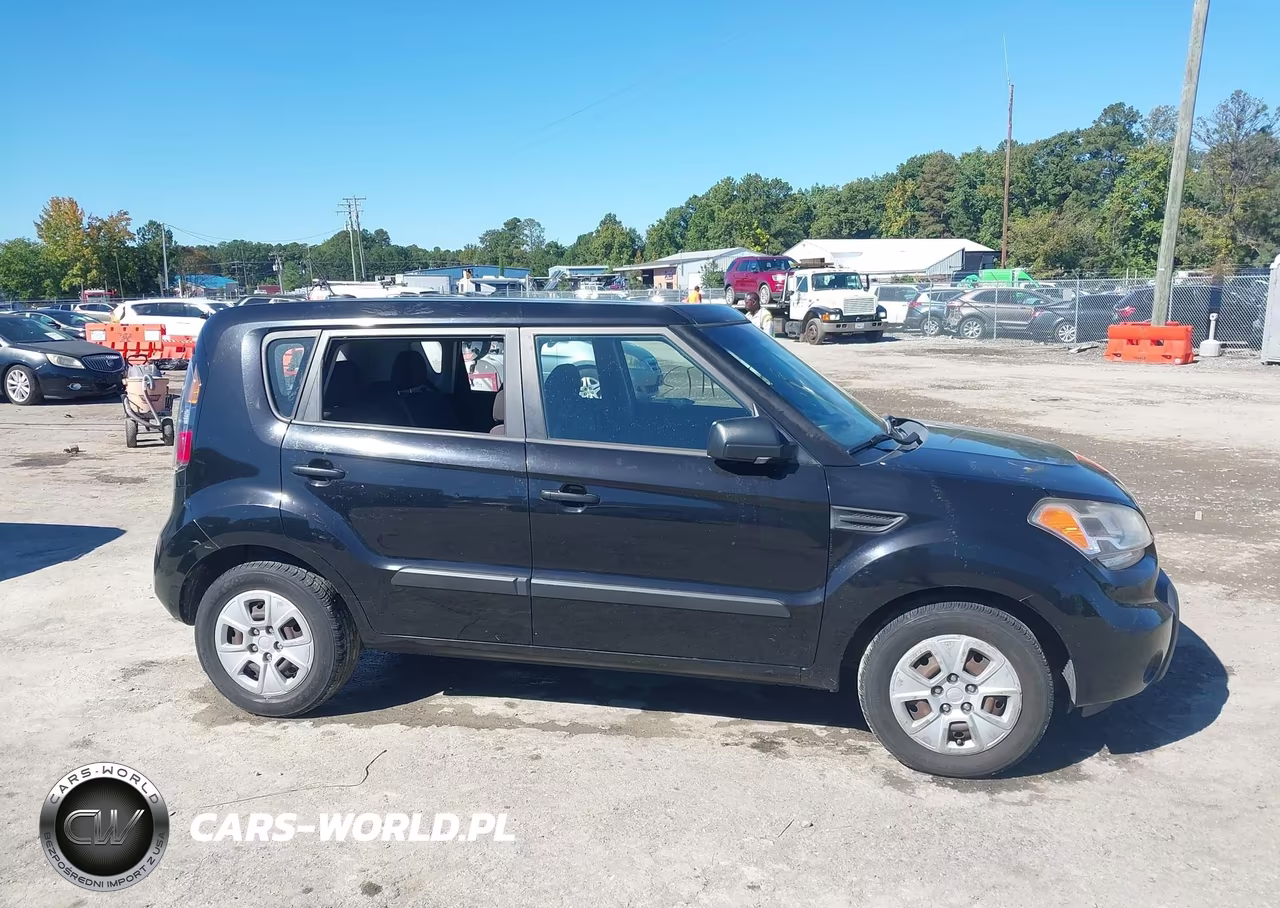 2011 Kia Soul VIN:KNDJT2A14B7285438 - 13