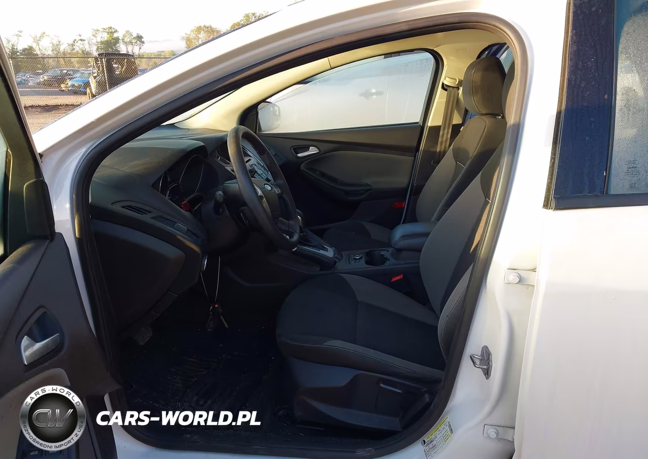 2014 Ford Focus Se VIN:1FADP3F26EL449721 - 5