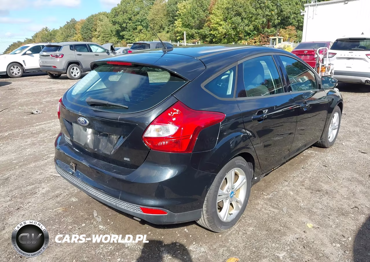 2013 Ford Focus Se VIN:1FADP3K26DL229659 - 4
