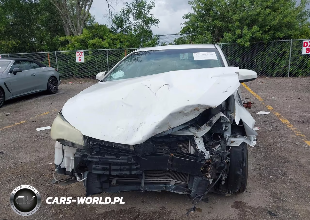 2016 Toyota Camry Le VIN:4T1BF1FK0GU154423 - 12
