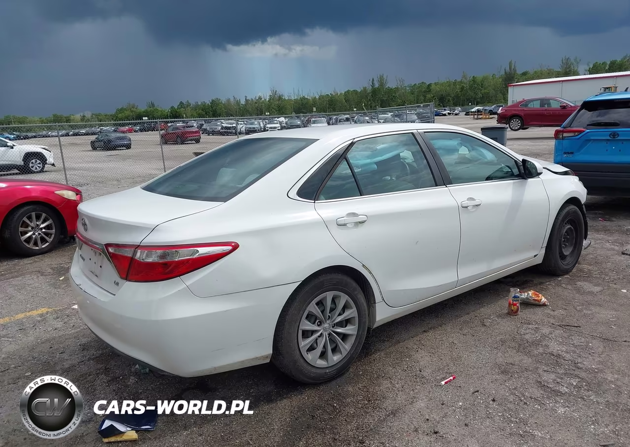 2016 Toyota Camry Le VIN:4T1BF1FK0GU154423 - 4