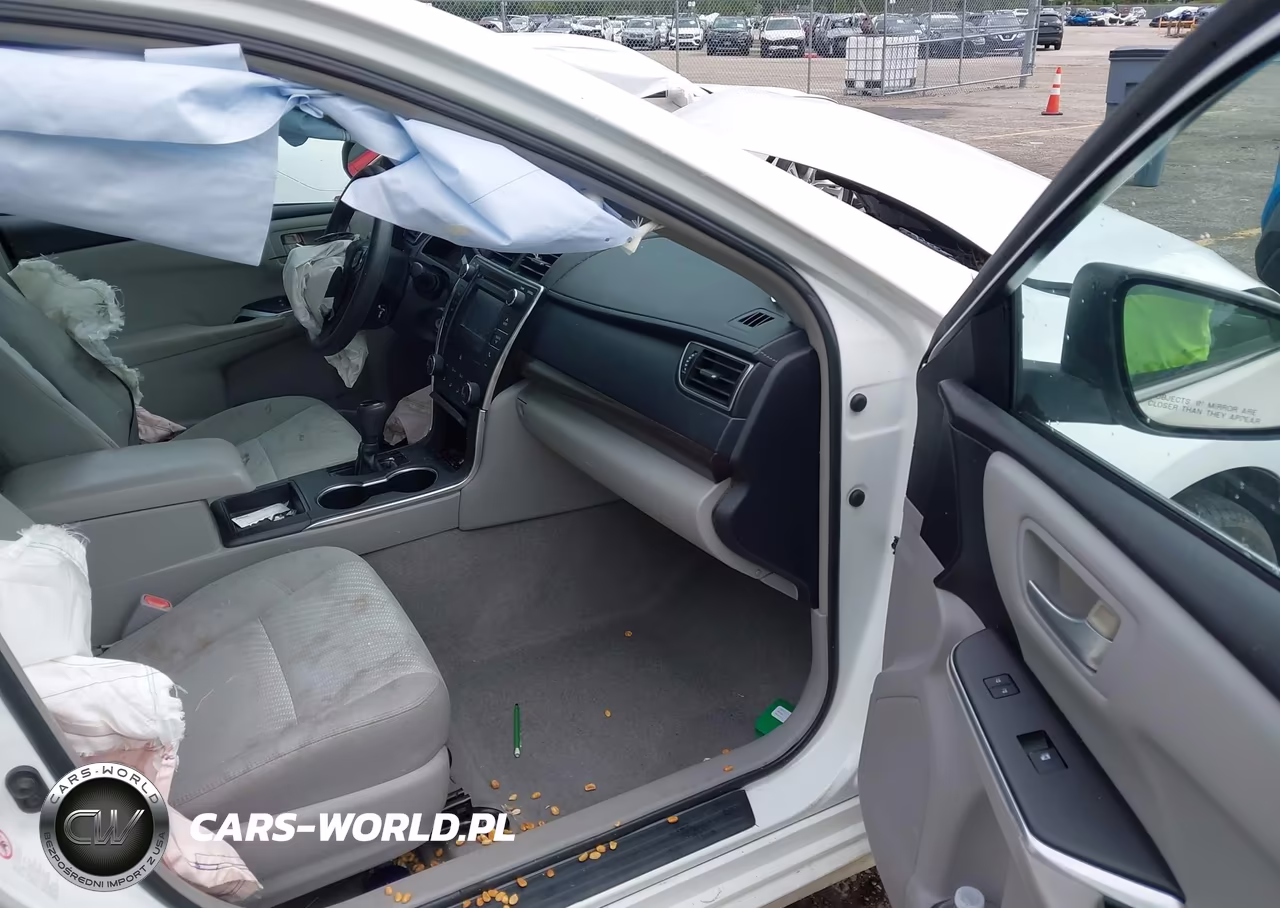 2016 Toyota Camry Le VIN:4T1BF1FK0GU154423 - 5