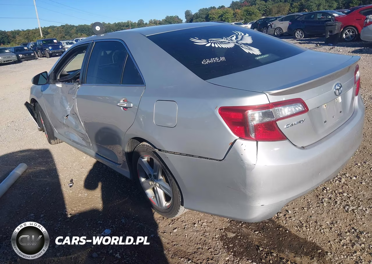 2014 Toyota Camry Se VIN:4T1BF1FK3EU404654 - 3