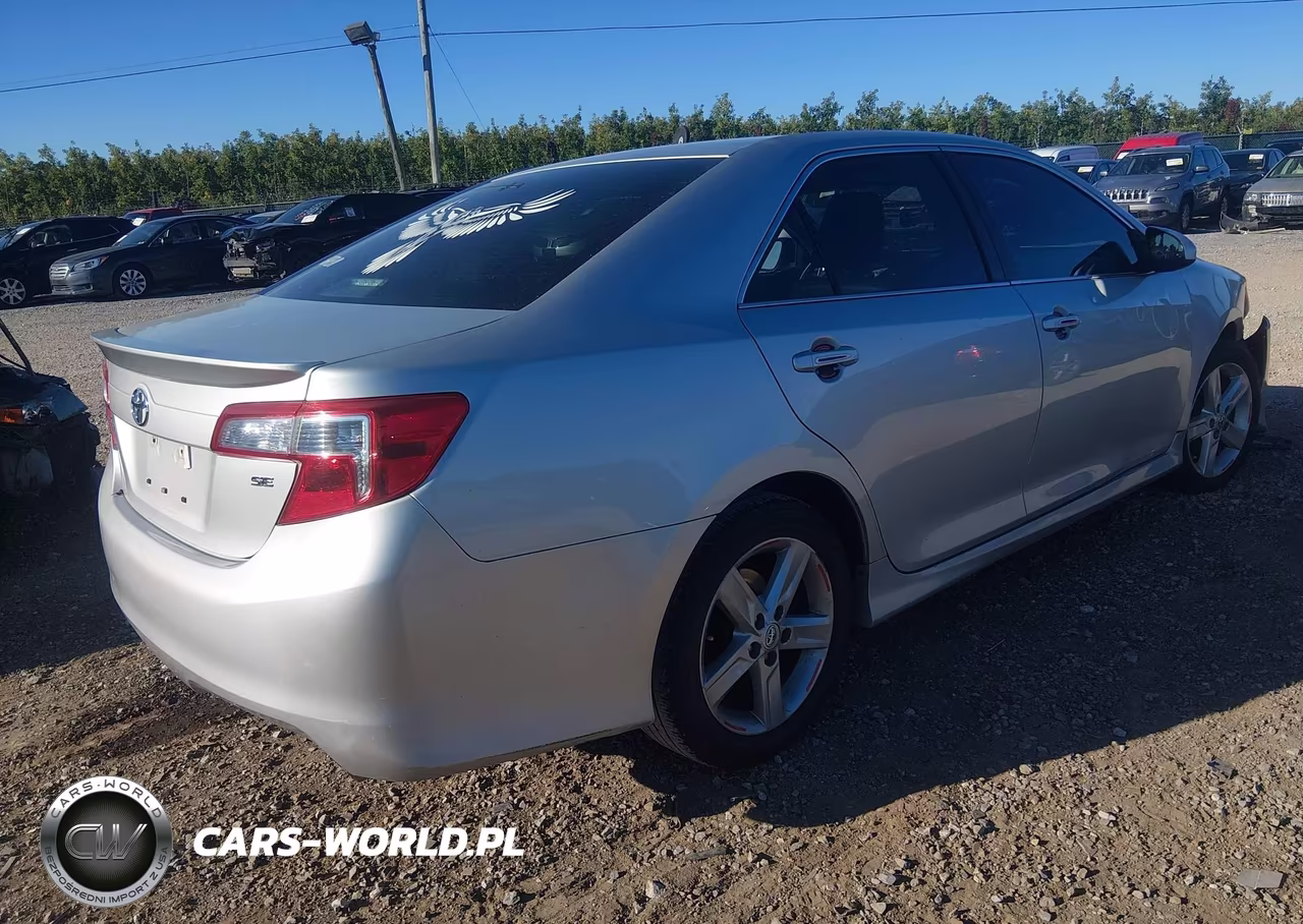 2014 Toyota Camry Se VIN:4T1BF1FK3EU404654 - 4