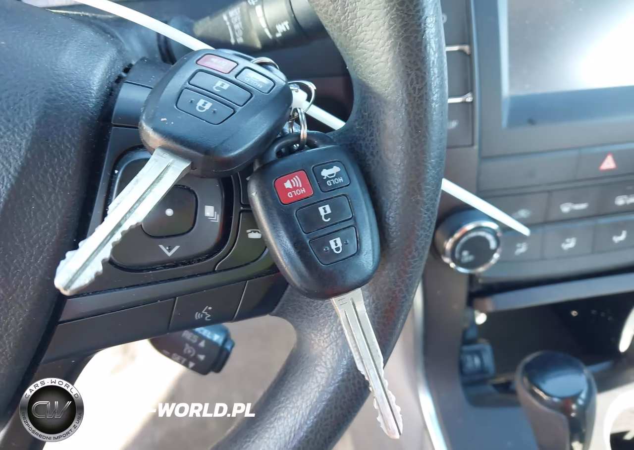 2016 Toyota Camry Le VIN:4T4BF1FK6GR530113 - 11