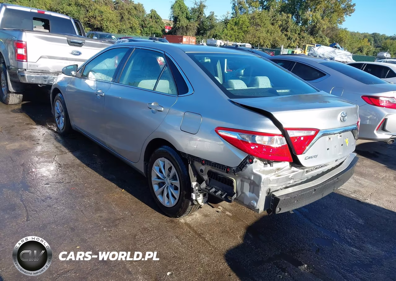 2016 Toyota Camry Le VIN:4T4BF1FK6GR530113 - 3