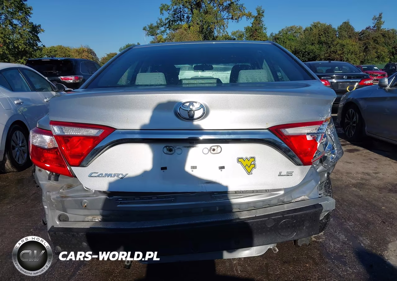 2016 Toyota Camry Le VIN:4T4BF1FK6GR530113 - 6