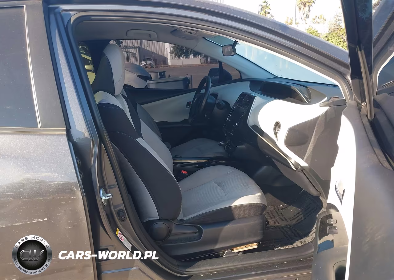2021 Toyota Prius Prime Le VIN:JTDKAMFP9M3187583 - 5
