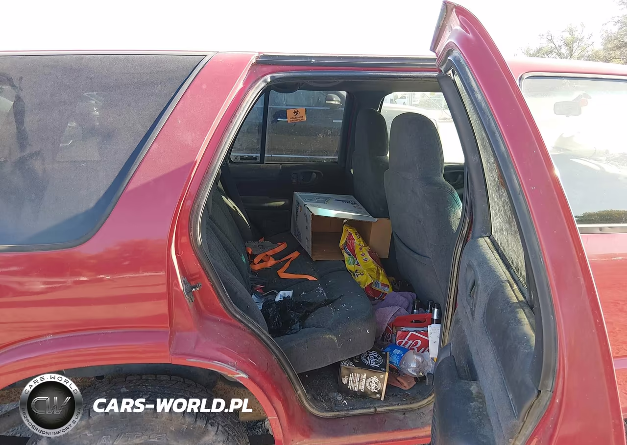 1998 Chevrolet Blazer VIN:1GNDT13W0WK106354 - 8