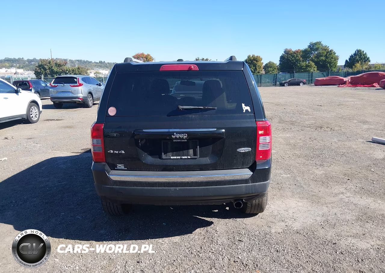 2017 Jeep Patriot High Altitude 4X4 VIN:1C4NJRFB0HD176941 - 16