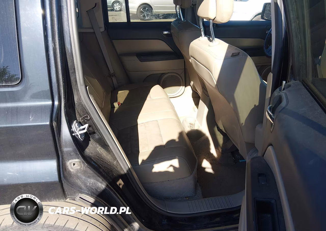 2017 Jeep Patriot High Altitude 4X4 VIN:1C4NJRFB0HD176941 - 8