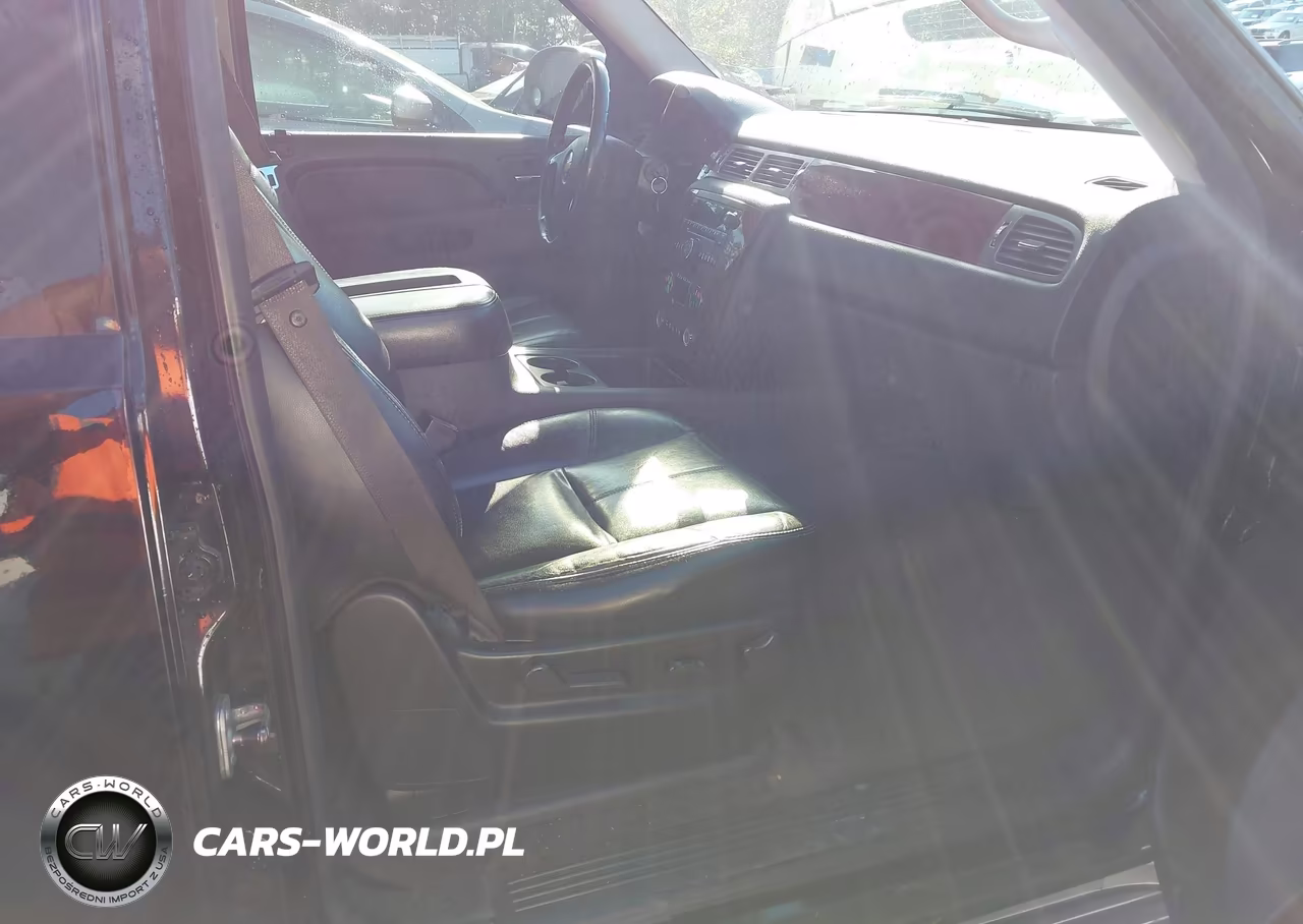 2010 Chevrolet Tahoe Lt VIN:1GNMCBE31AR243361 - 5