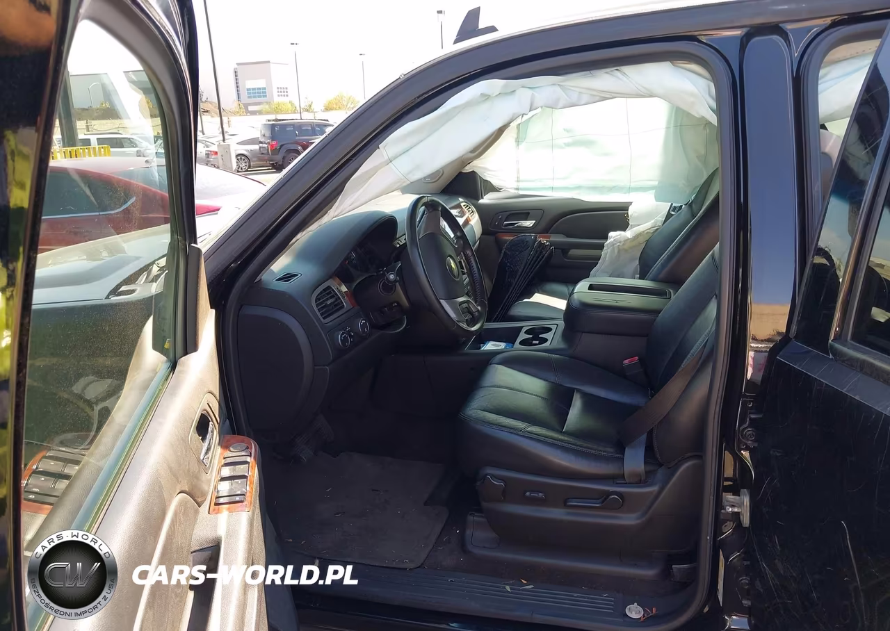 2013 Chevrolet Tahoe Lt VIN:1GNSKBE01DR196580 - 5