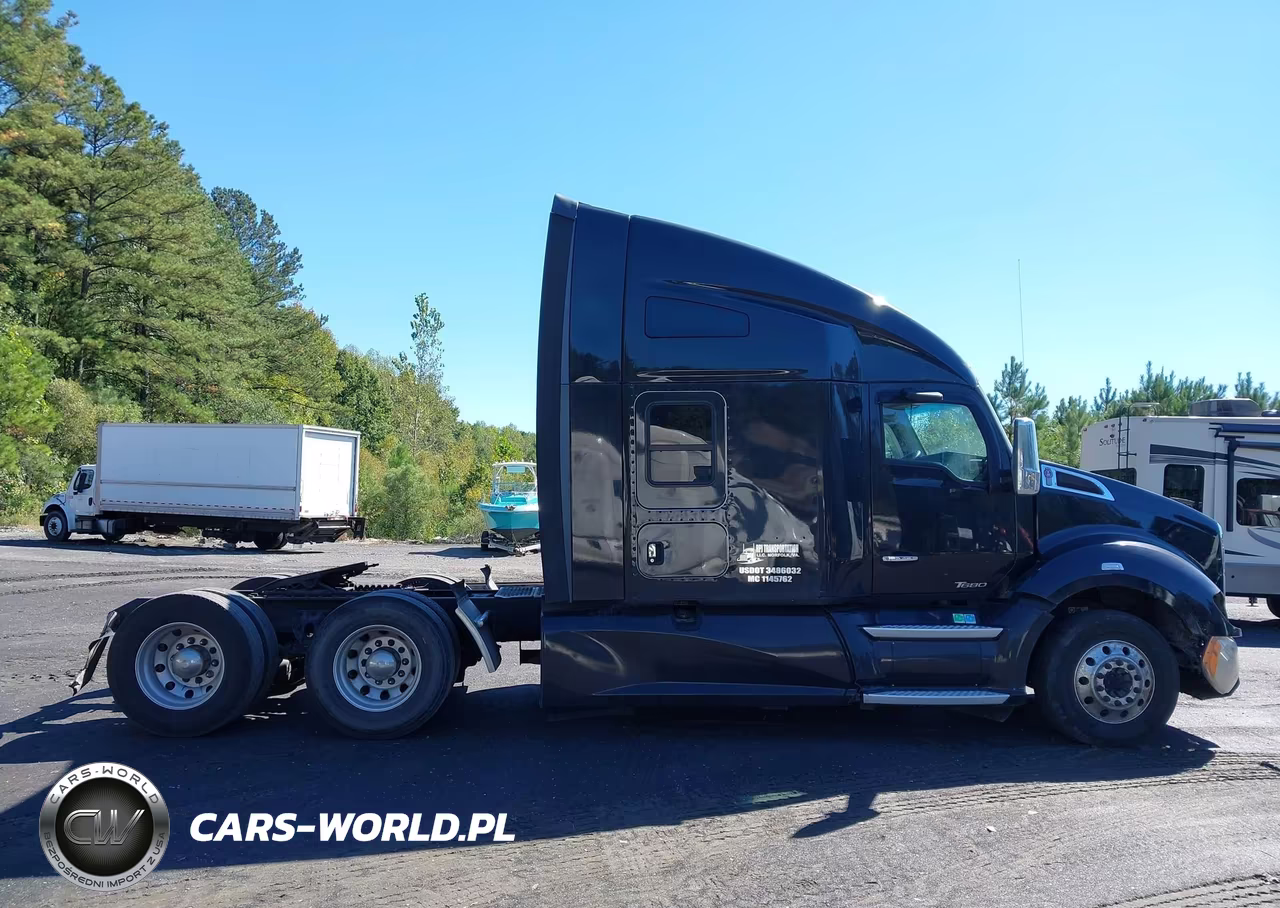 2018 Kenworth T680 VIN:1XKYD49X4JJ194630 - 13