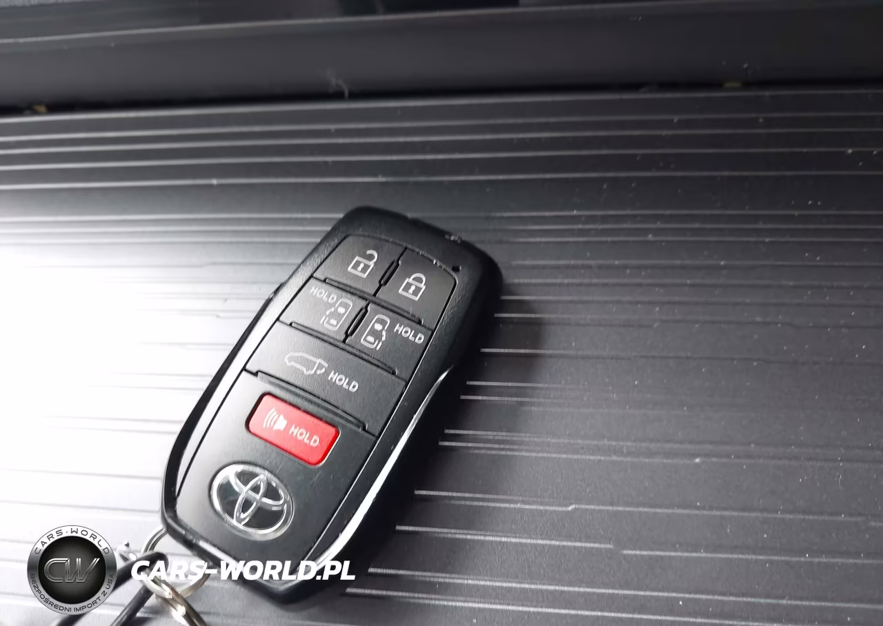 2026 Toyota Sienna Le VIN:5TDKRKECXTS335300 - 11