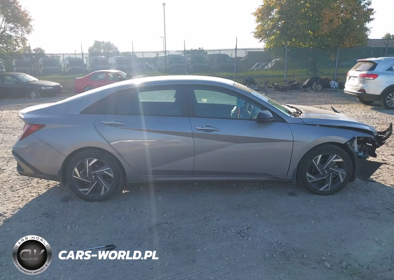 2025 Hyundai Elantra Sel Sport VIN:KMHLM4DG1SU873893 - 13