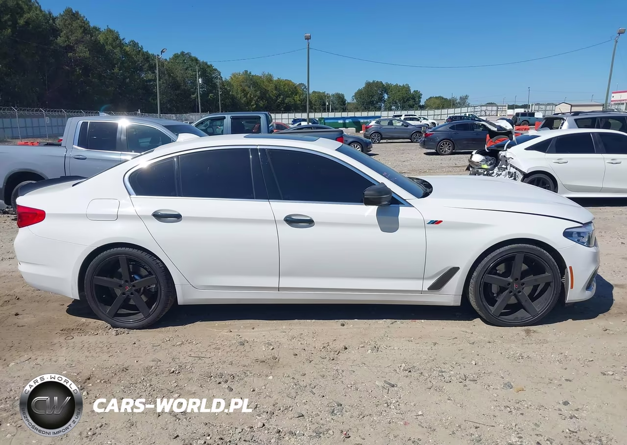 2020 BMW 530I xDrive VIN:WBAJR7C00LWW61735 - 14