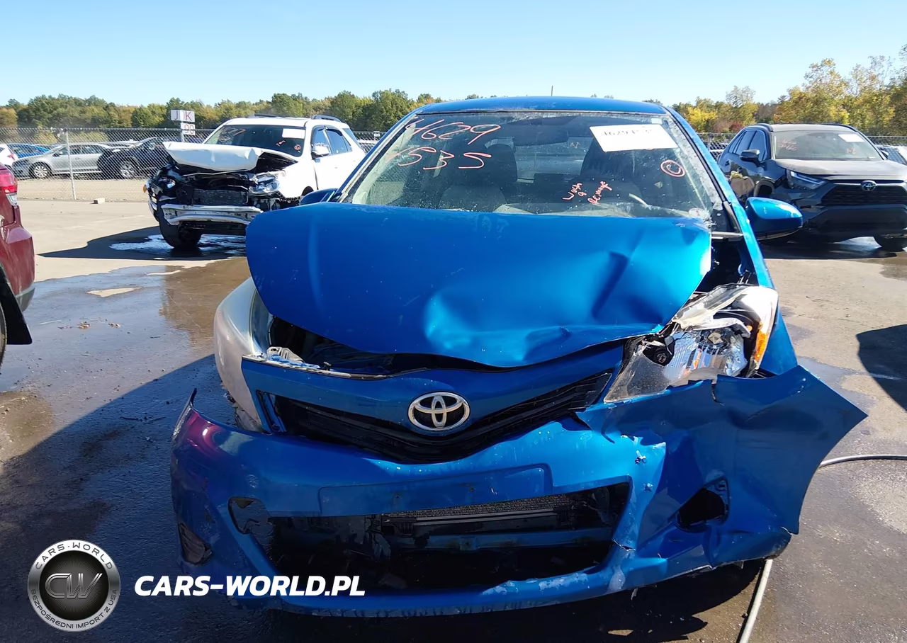 2012 Toyota Yaris Le VIN:JTDJTUD30CD514063 - 12