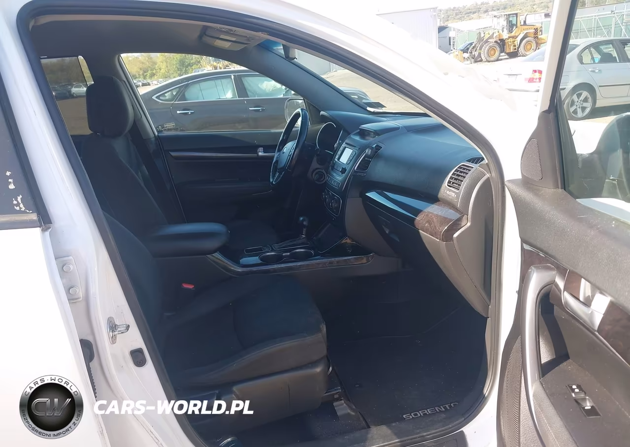 2014 Kia Sorento Lx VIN:5XYKT3A69EG488161 - 5