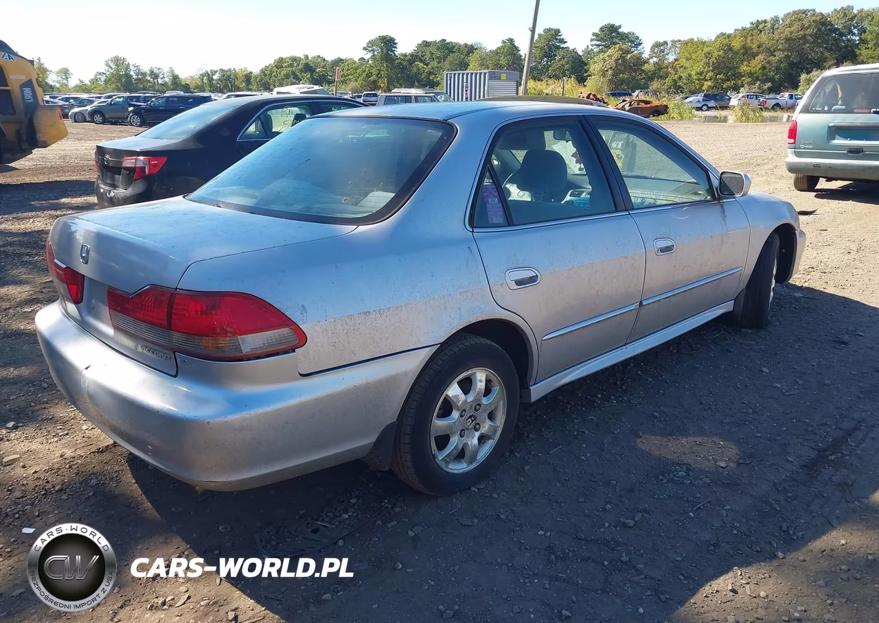 2001 Honda Accord 2.3 Ex VIN:1HGCG66881A017232 - 4