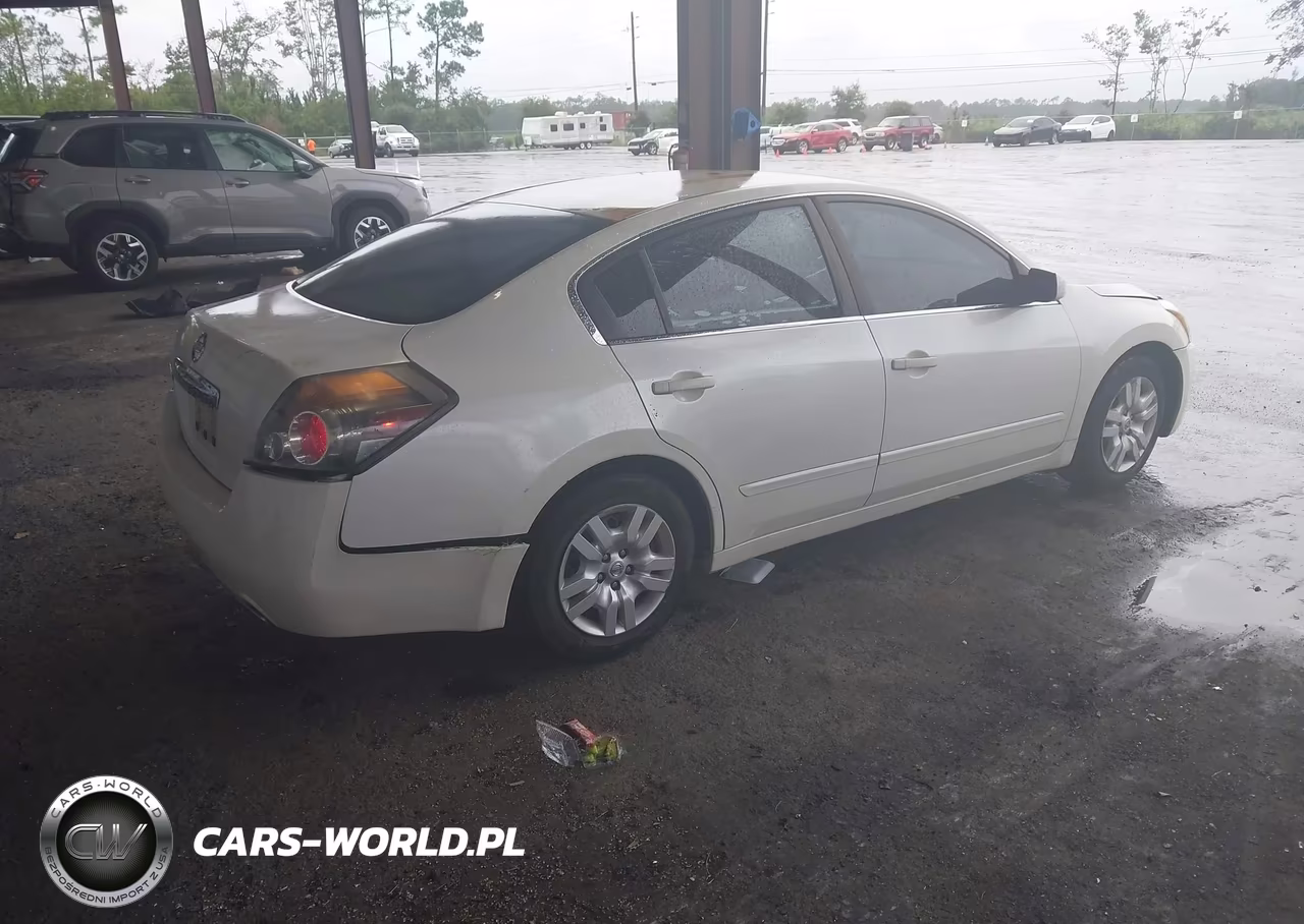 2011 Nissan Altima 2.5 VIN:1N4AL2AP0BN438063 - 4