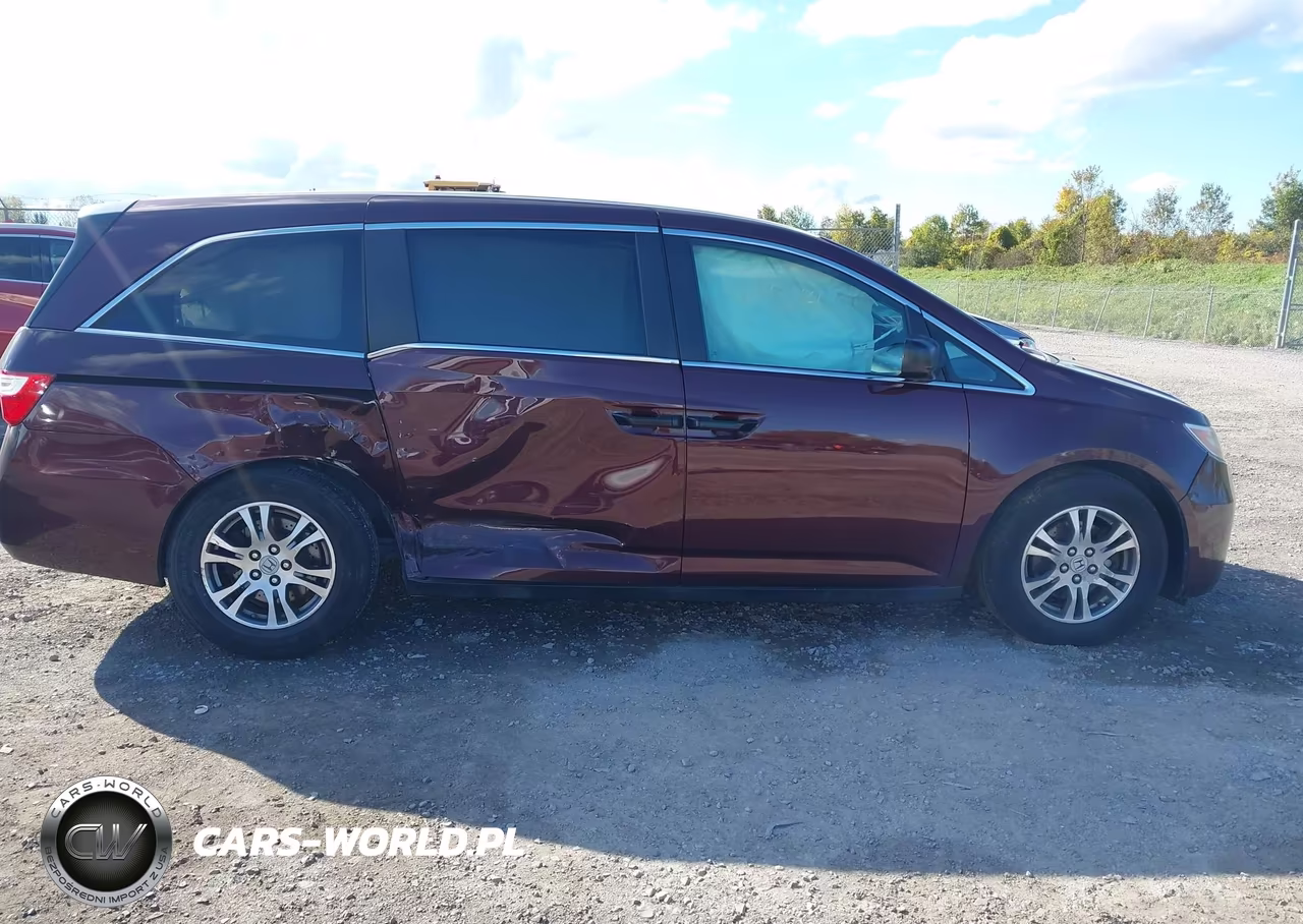 2013 Honda Odyssey Lx VIN:5FNRL5H25DB070831 - 13