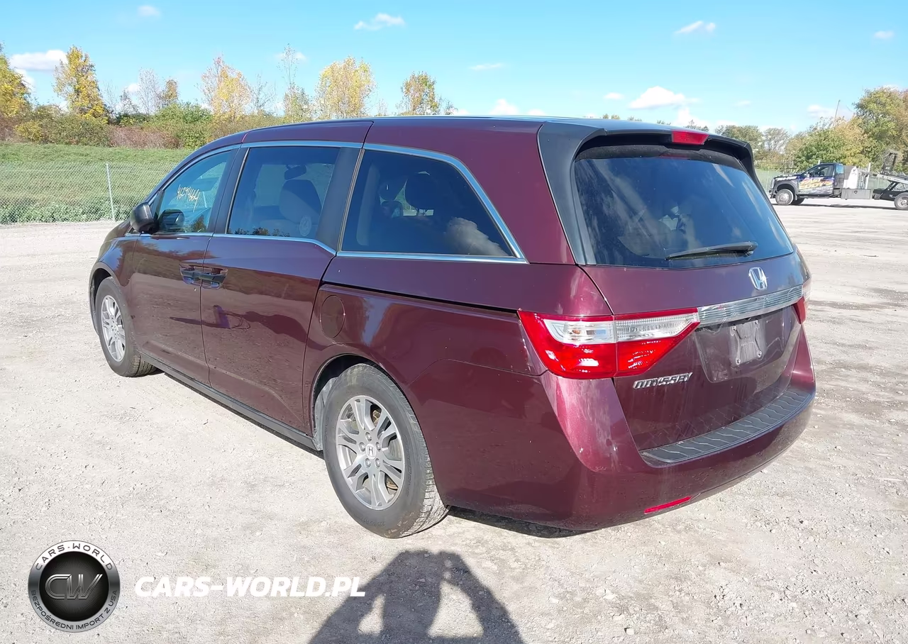 2013 Honda Odyssey Lx VIN:5FNRL5H25DB070831 - 3